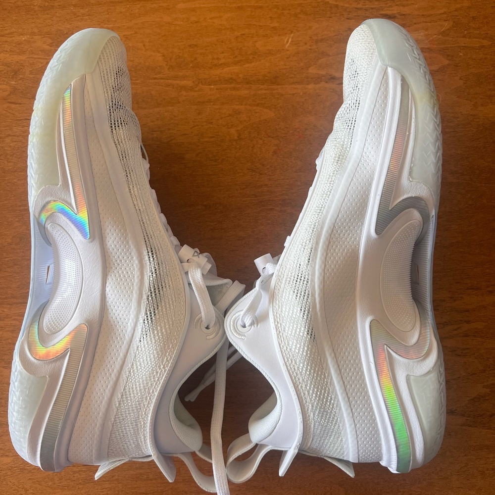 NEW Jordan Zion 3 - White Iridescent Basketball Sneakers - Size 11